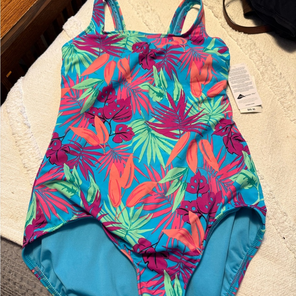 Land’s End Women’s swimsuit NWT size 6